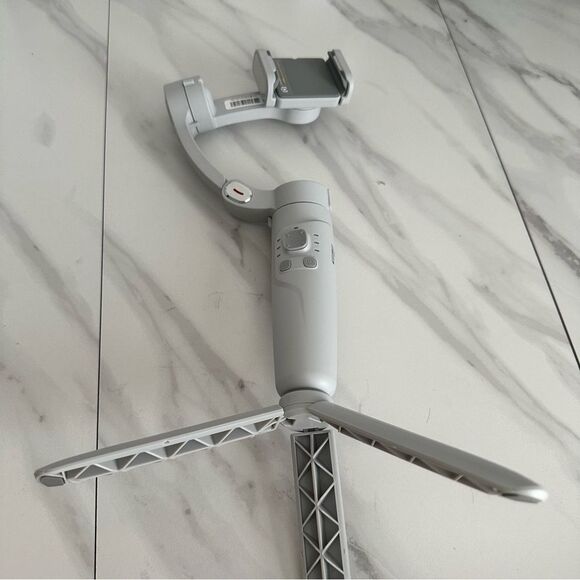 Gray Smartphone Gimbal Stabilizer - Picture 2 of 6